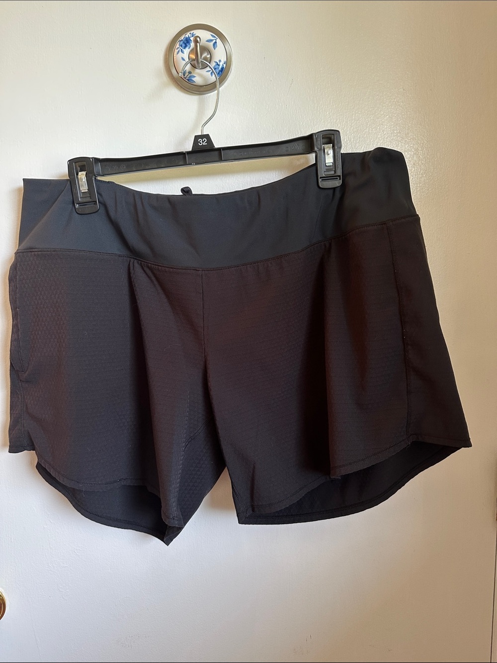 Oiselle Long Roga Black Running Shorts with Built-In Liner